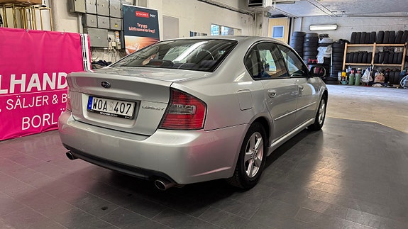Subaru Legacy 4 of 20