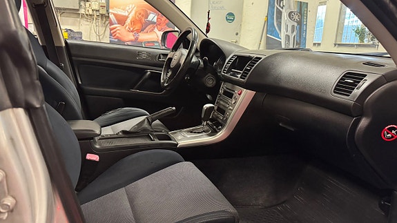 Subaru Legacy 19 of 20