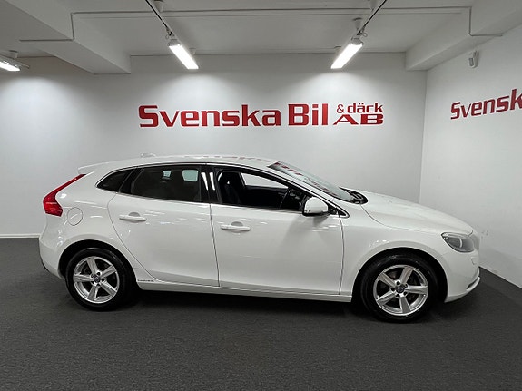 Volvo V40 7 of 22