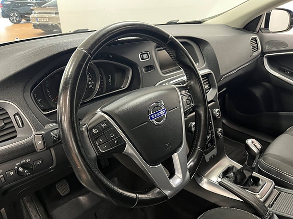 Volvo V40 13 of 22