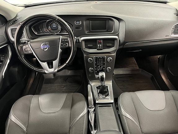 Volvo V40 15 of 22