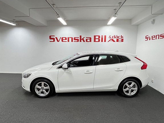 Volvo V40 5 of 22