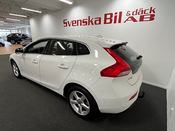 Volvo V40 8 of 22