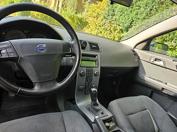 Volvo S40 9 of 12