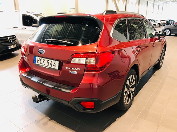 Subaru Outback 3 of 9