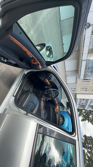 Mercedes-Benz E280 3 of 7