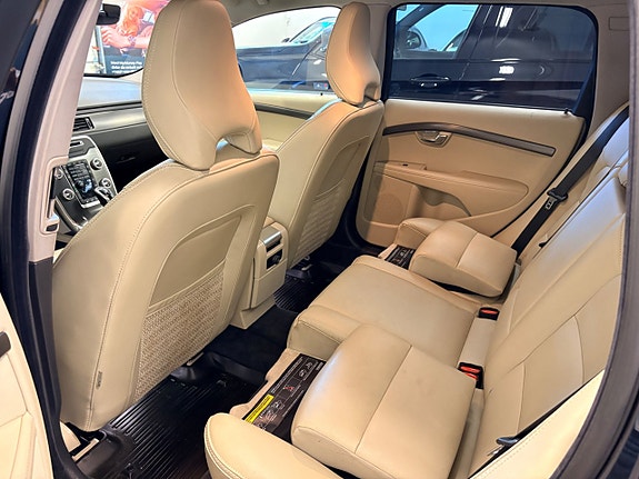 Volvo V70 21 of 30