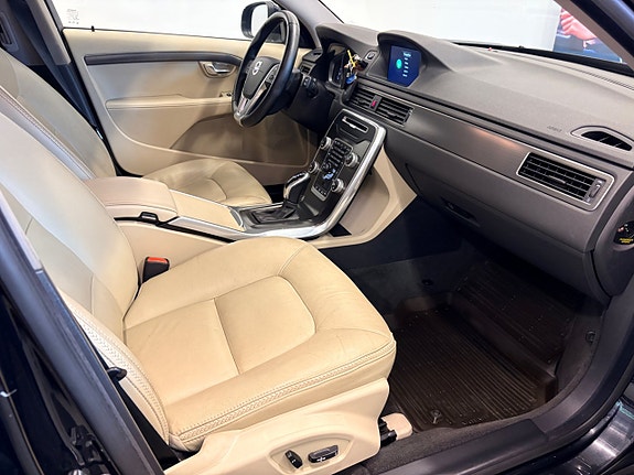 Volvo V70 18 of 30