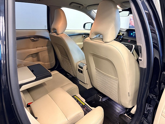 Volvo V70 20 of 30