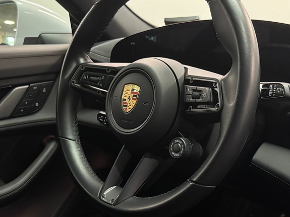 Porsche Taycan 4S 9 of 19