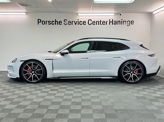 Porsche Taycan 4S 3 of 19