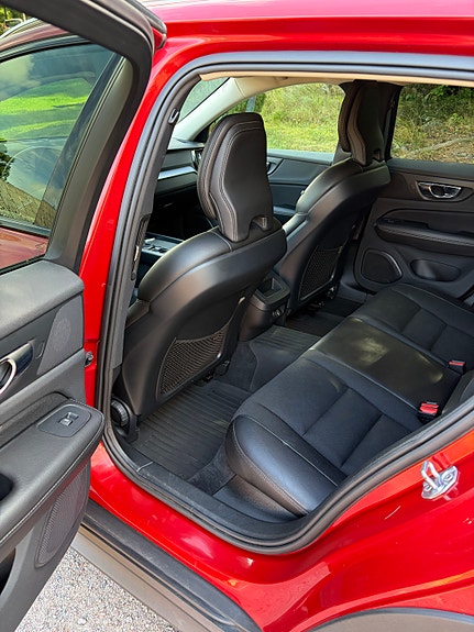 Volvo V60 Cross Country 6 of 7