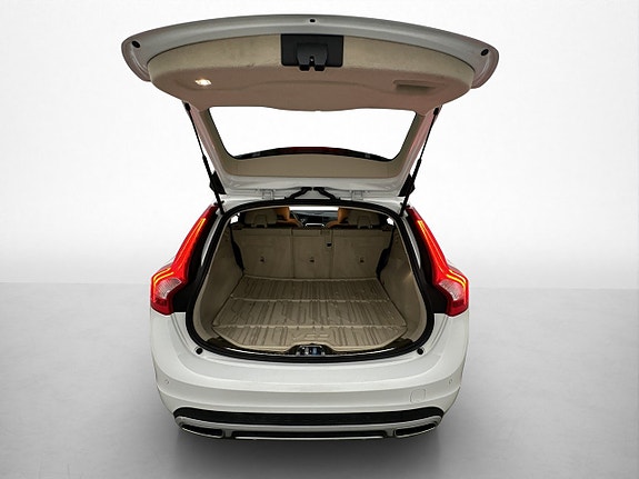 Volvo V60 Cross Country 10 of 30