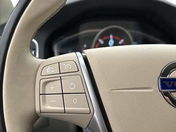 Volvo V60 Cross Country 21 of 30