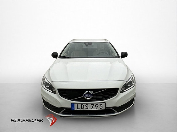 Volvo V60 Cross Country 2 of 30