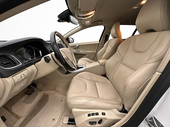 Volvo V60 Cross Country 13 of 30