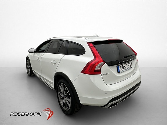 Volvo V60 Cross Country 5 of 30