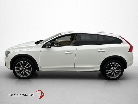 Volvo V60 Cross Country 4 of 30