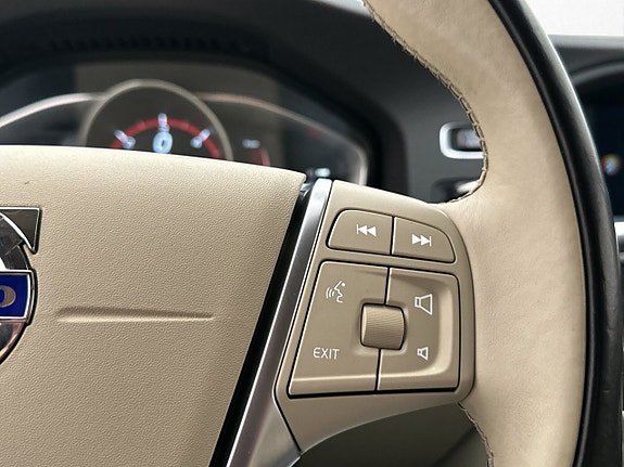 Volvo V60 Cross Country 23 of 30