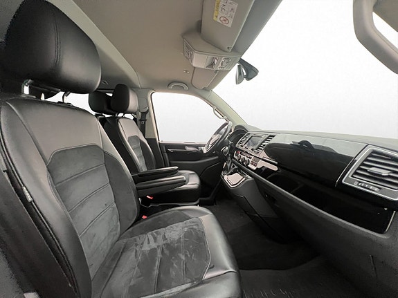 Volkswagen Multivan 27 of 30