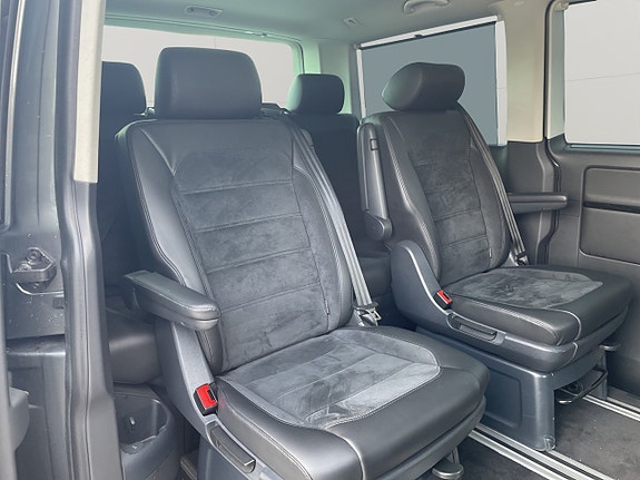 Volkswagen Multivan 25 of 30