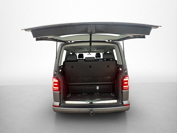 Volkswagen Multivan 14 of 30