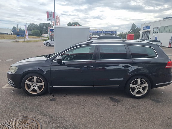Volkswagen Passat 9 of 15