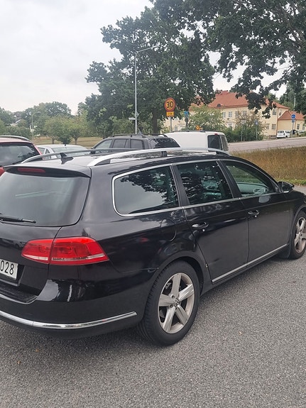 Volkswagen Passat 4 of 15
