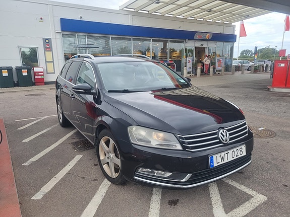 Volkswagen Passat 10 of 15