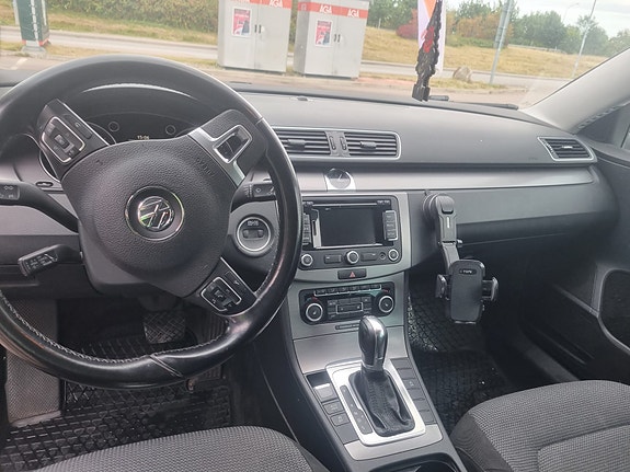Volkswagen Passat 11 of 15