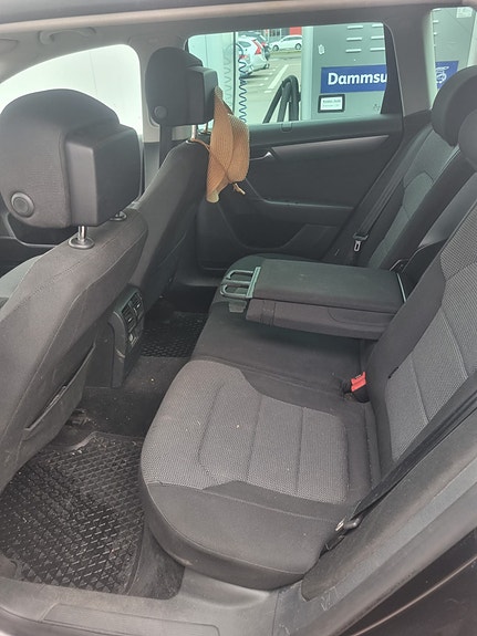 Volkswagen Passat 15 of 15