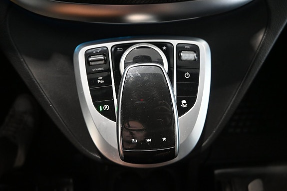 Mercedes-Benz V300 29 of 30
