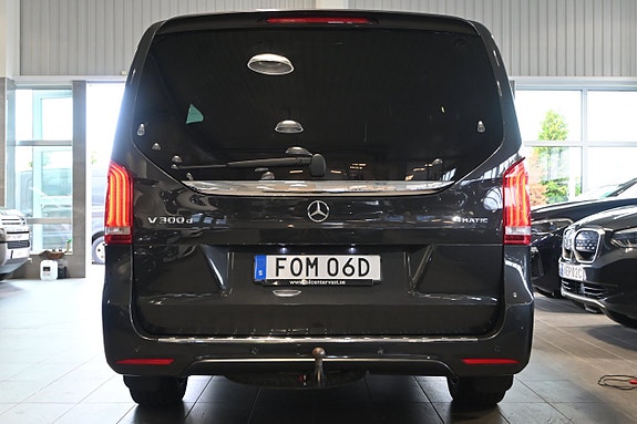 Mercedes-Benz V300 4 of 30