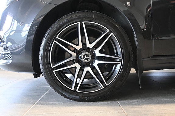 Mercedes-Benz V300 6 of 30