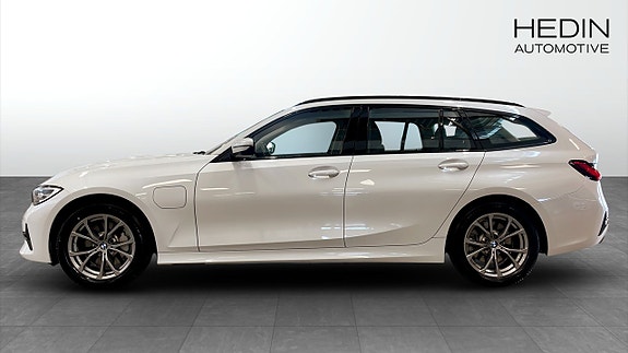 BMW 330e 6 of 11