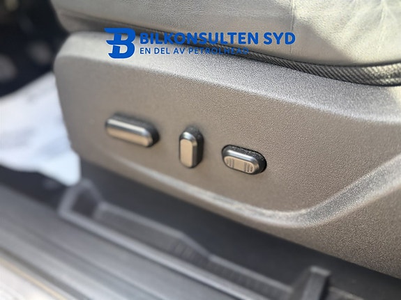 Ford Kuga 7 of 17