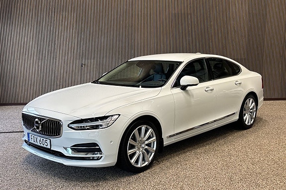 Volvo S90 2 of 12