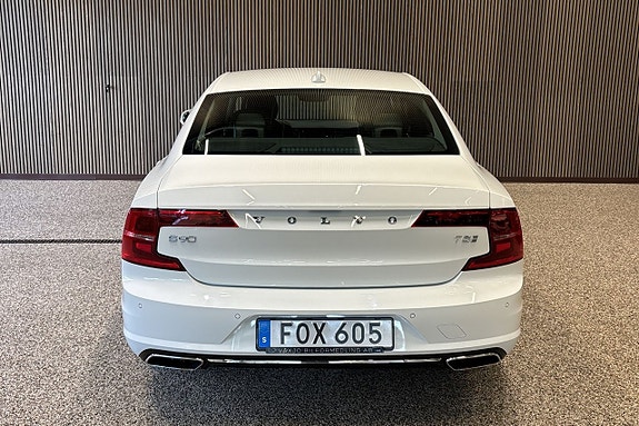 Volvo S90 8 of 12