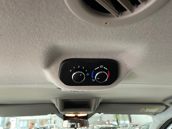 Ford Transit Custom 21 of 27
