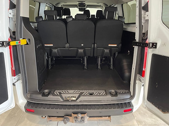 Ford Transit Custom 27 of 27