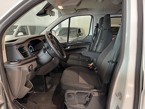 Ford Transit Custom 8 of 27