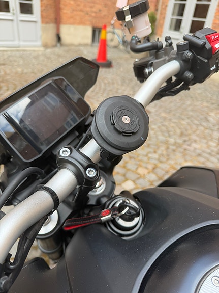 Yamaha MT-09 4 of 8