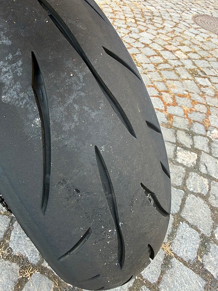 Yamaha MT-09 7 of 8