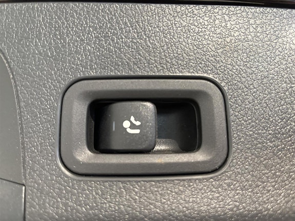Mercedes-Benz CLA200 10 of 14