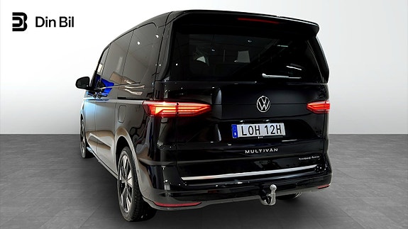 Volkswagen Multivan 5 of 23