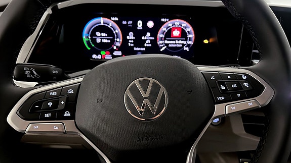 Volkswagen Multivan 14 of 23