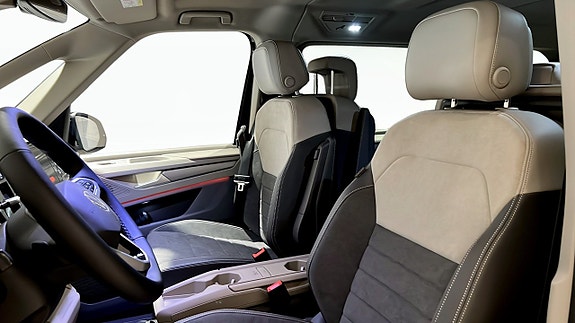Volkswagen Multivan 10 of 23