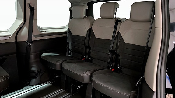 Volkswagen Multivan 12 of 23