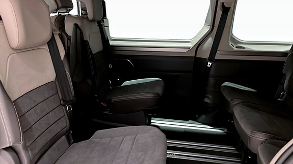 Volkswagen Multivan 11 of 23