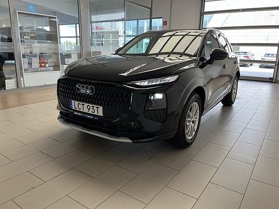 Audi Q3 7 of 17